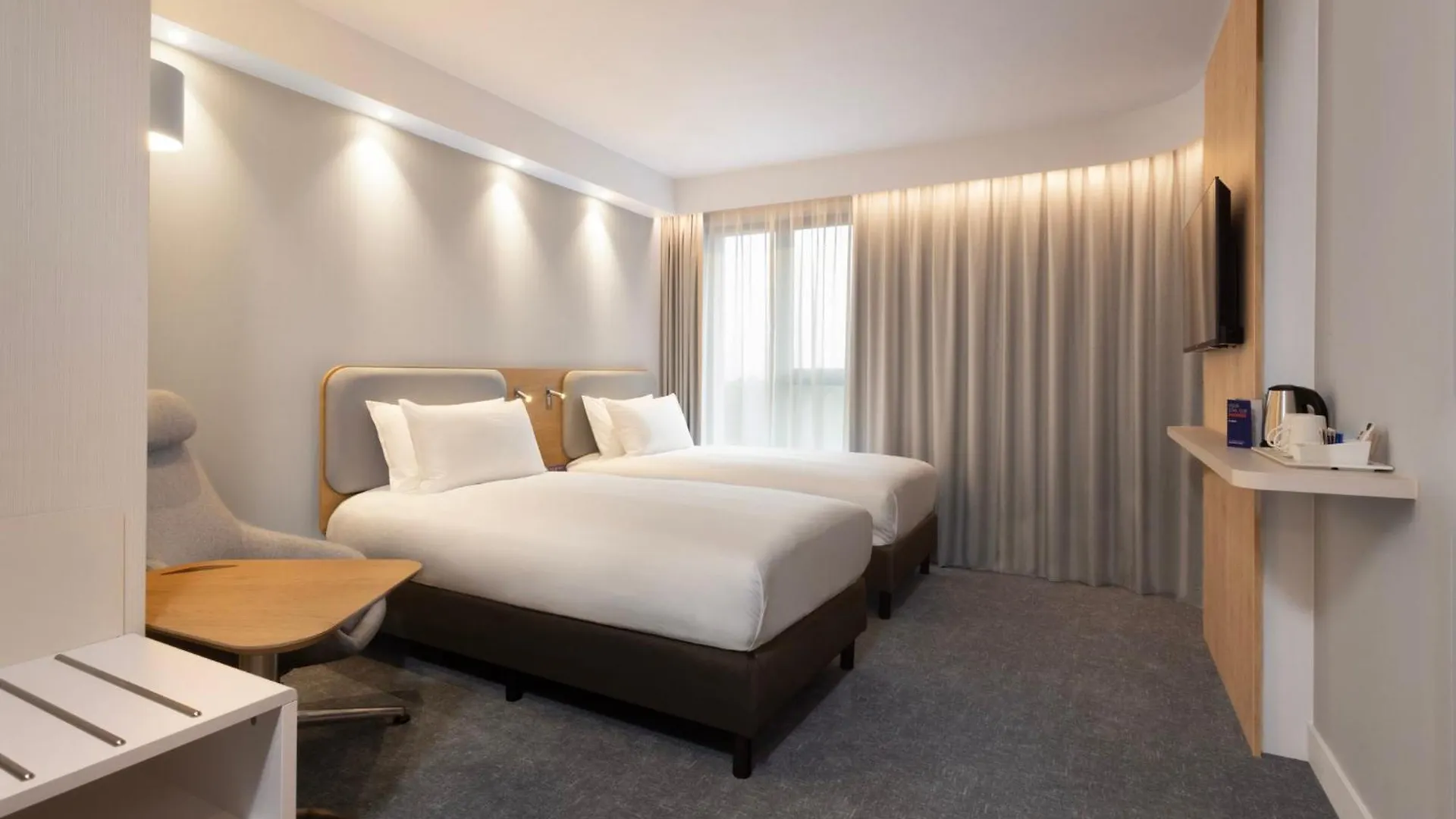 Hotel Holiday Inn Express Brussels - Airport By Ihg Diegem