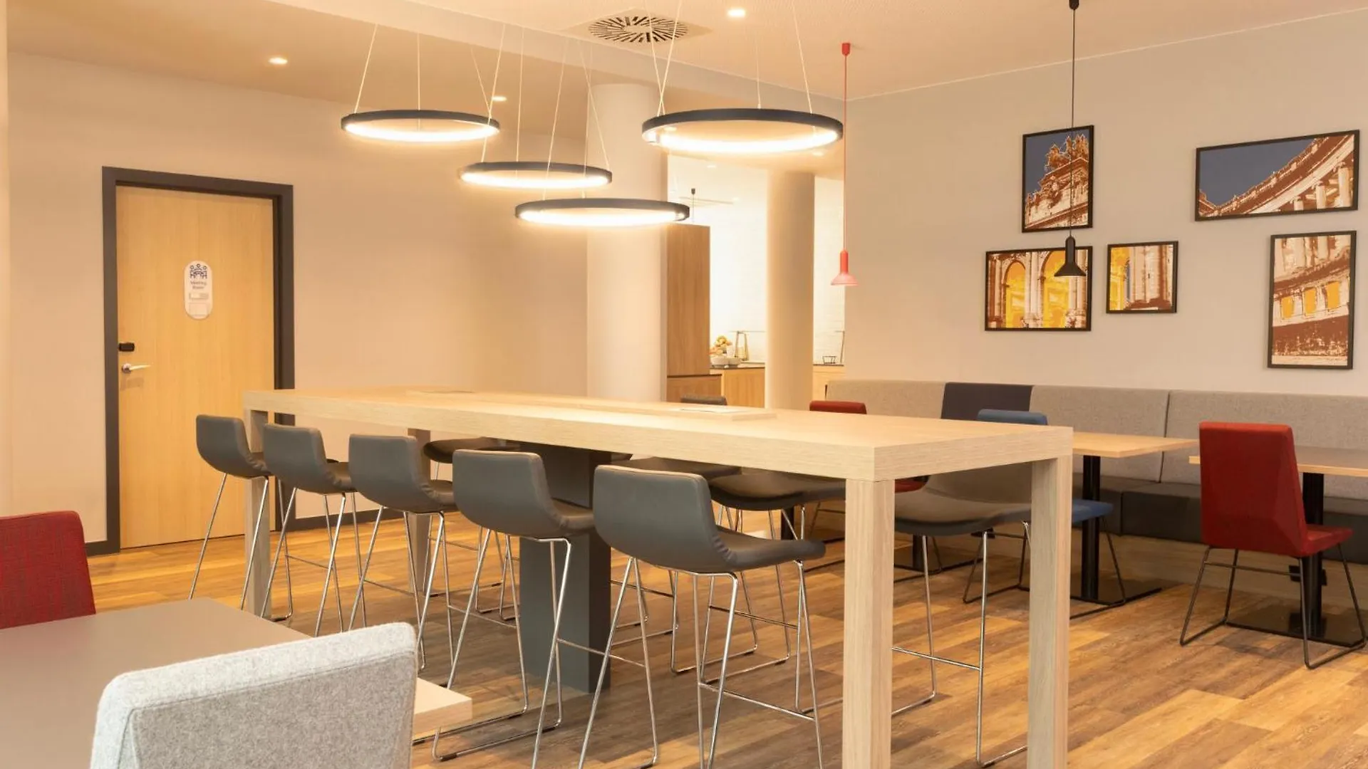 Holiday Inn Express Brussels - Airport By Ihg Diegem