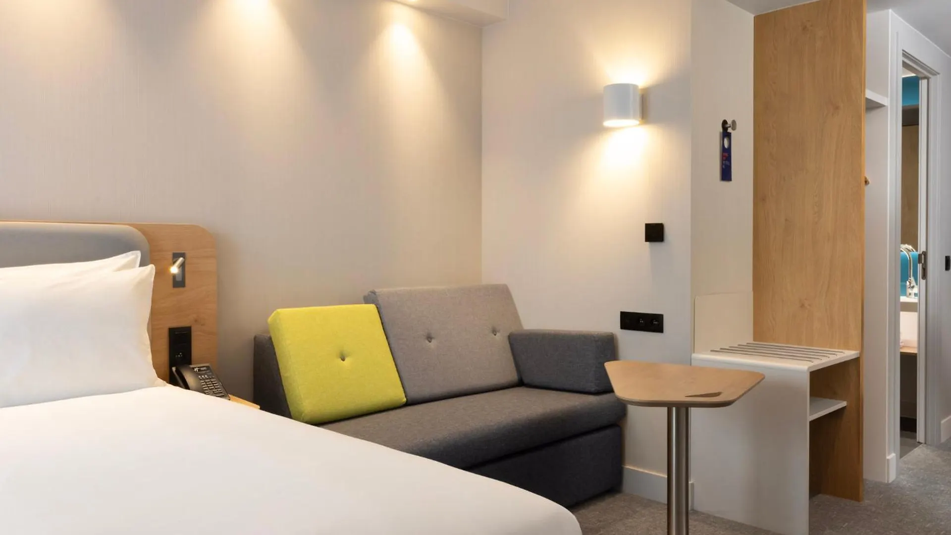 Holiday Inn Express Brussels - Airport By Ihg Diegem Belgium
