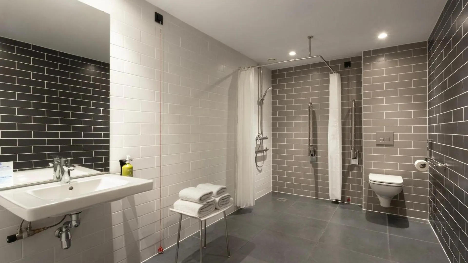 Holiday Inn Express Brussels - Airport By Ihg Diegem