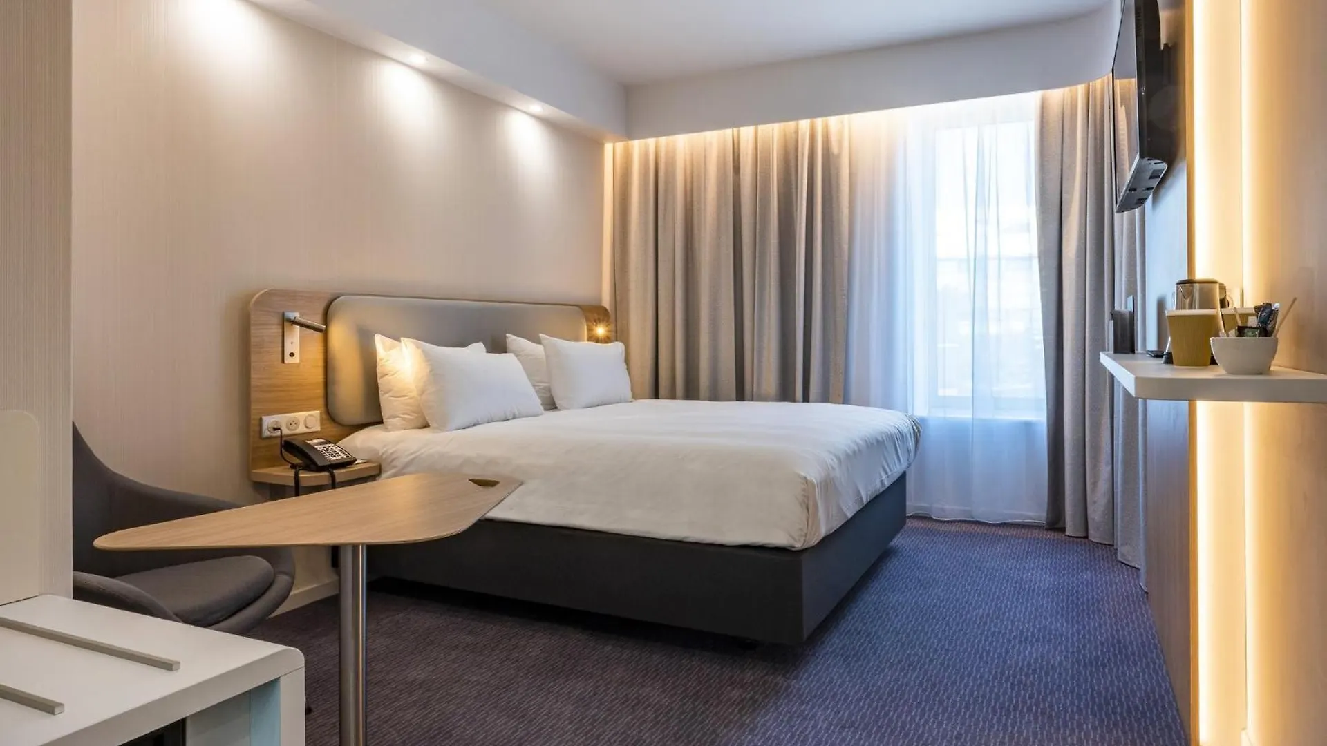 Hotel Holiday Inn Express Brussels - Airport By Ihg Diegem